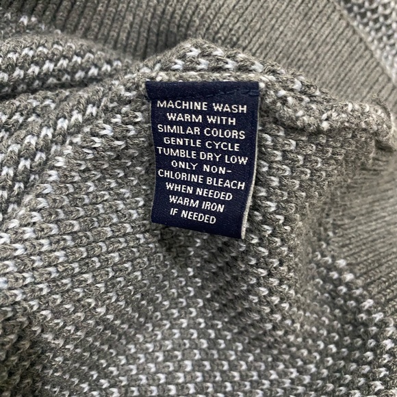 Roundtree & Yorke Mens V-neck pull over grey & white sweater Size Large - Picture 4 of 5